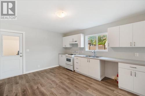 2522 Purdy  Road, Castlegar, BC - Indoor Photo Showing Kitchen With Double Sink