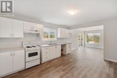 2522 Purdy  Road, Castlegar, BC - Indoor Photo Showing Kitchen With Double Sink