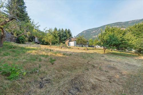 2522 Purdy Road, Castlegar, BC - Outdoor With View