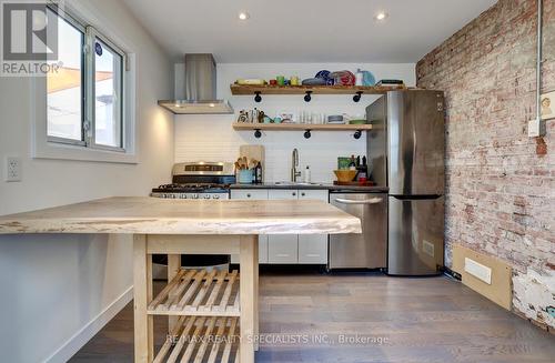 94 Glendale Avenue N, Hamilton (Crown Point), ON - Indoor Photo Showing Kitchen