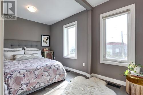 94 Glendale Avenue N, Hamilton (Crown Point), ON - Indoor Photo Showing Bedroom