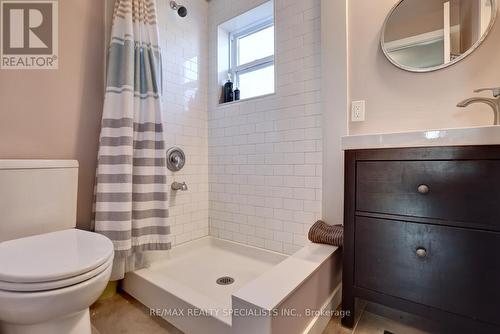 94 Glendale Avenue N, Hamilton (Crown Point), ON - Indoor Photo Showing Bathroom