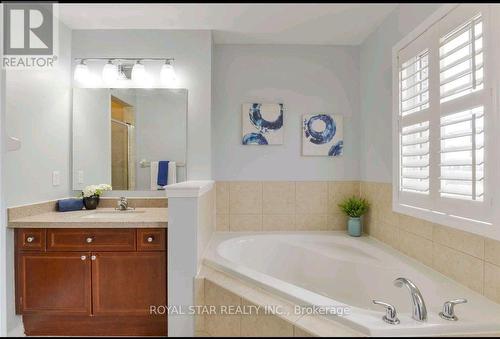 70 Tawnie Crescent, Brampton (Credit Valley), ON - Indoor Photo Showing Bathroom