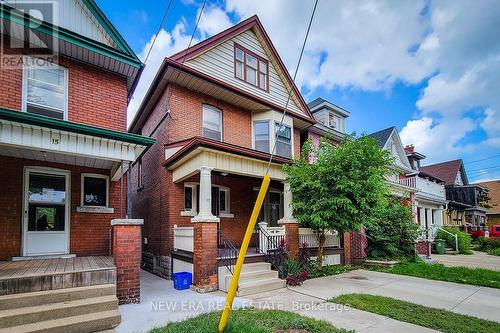 17 Barnesdale Avenue N, Hamilton (Stipley), ON - Outdoor With Facade