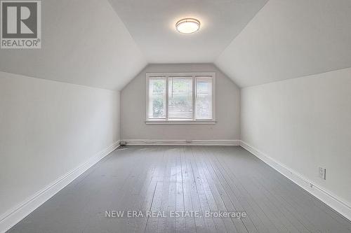 17 Barnesdale Avenue N, Hamilton (Stipley), ON - Indoor Photo Showing Other Room