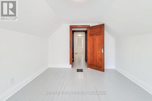 17 Barnesdale Avenue N, Hamilton (Stipley), ON - Indoor Photo Showing Other Room