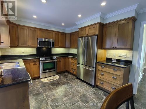 6 Mortimer Crescent, Ajax (Central West), ON - Indoor Photo Showing Kitchen With Stainless Steel Kitchen