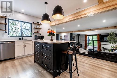 1368 Lorraine Road, Port Colborne, ON - Indoor Photo Showing Kitchen