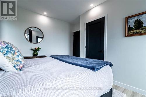 1368 Lorraine Road, Port Colborne, ON - Indoor Photo Showing Bedroom