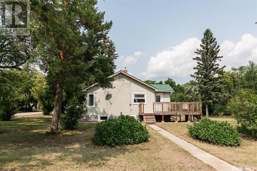 200 Russell Street, Luseland, SK - Outdoor