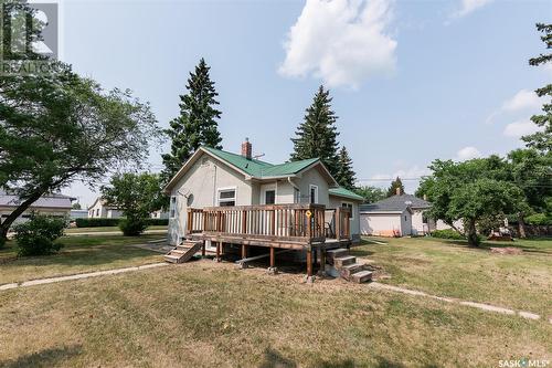 200 Russell Street, Luseland, SK - Outdoor