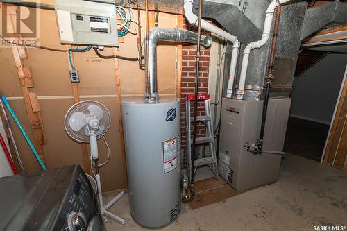 200 Russell Street, Luseland, SK - Indoor Photo Showing Basement