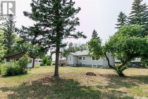 200 Russell Street, Luseland, SK - Outdoor