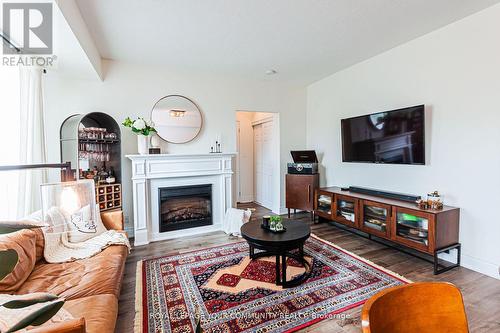 502 - 650 Mount Pleasant Road, Toronto (Mount Pleasant West), ON - Indoor Photo Showing Living Room With Fireplace