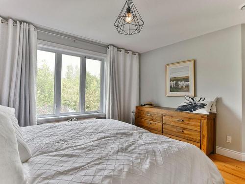 Chambre Ã  coucher principale - 6729 Rue Cadieux, Laval (Saint-François), QC - Indoor Photo Showing Bedroom