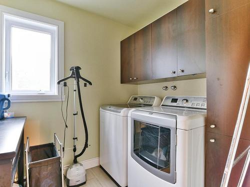 Salle d'eau - 6729 Rue Cadieux, Laval (Saint-François), QC - Indoor Photo Showing Laundry Room