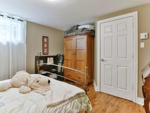 Chambre Ã Â coucher - 6729 Rue Cadieux, Laval (Saint-François), QC - Indoor Photo Showing Bedroom