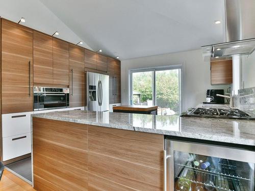 Cuisine - 6729 Rue Cadieux, Laval (Saint-François), QC - Indoor Photo Showing Kitchen With Upgraded Kitchen