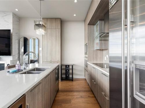 Ph1801-960 Yates St, Victoria, BC - Indoor Photo Showing Kitchen With Double Sink With Upgraded Kitchen