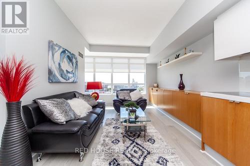 1052 - 151 Dan Leckie Way, Toronto (Waterfront Communities), ON - Indoor Photo Showing Living Room