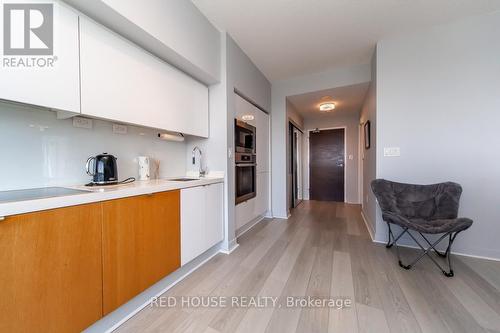 1052 - 151 Dan Leckie Way, Toronto (Waterfront Communities), ON - Indoor Photo Showing Kitchen