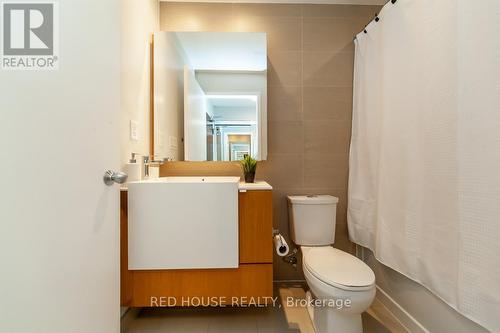 1052 - 151 Dan Leckie Way, Toronto (Waterfront Communities), ON - Indoor Photo Showing Bathroom