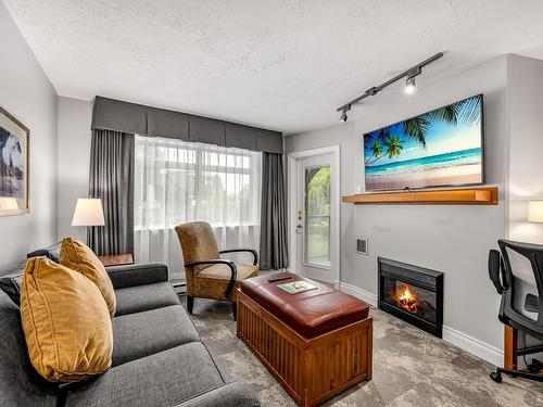 107A-1800 Riverside Lane, Courtenay, BC - Indoor Photo Showing Living Room With Fireplace