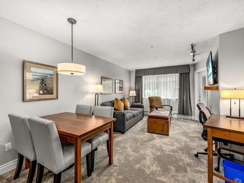 107A-1800 Riverside Lane, Courtenay, BC - Indoor Photo Showing Living Room