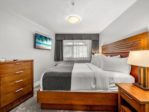 107A-1800 Riverside Lane, Courtenay, BC - Indoor Photo Showing Bedroom