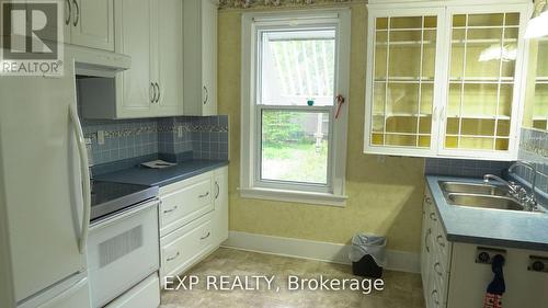 231 Mary Street, Guelph/Eramosa (Rockwood), ON - Indoor Photo Showing Kitchen With Double Sink