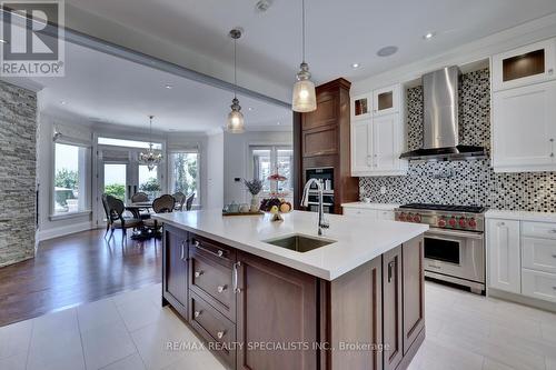 4038 Lakeshore Road, Burlington (Shoreacres), ON - Indoor Photo Showing Kitchen With Upgraded Kitchen