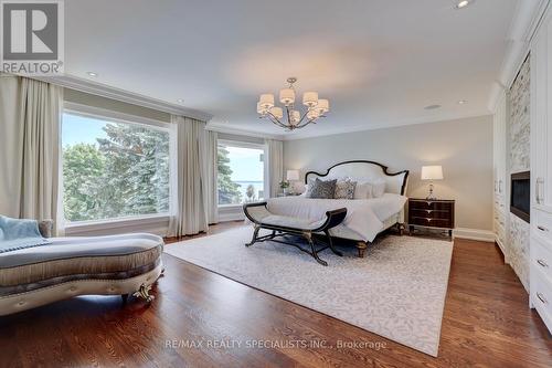 4038 Lakeshore Road, Burlington (Shoreacres), ON - Indoor Photo Showing Bedroom