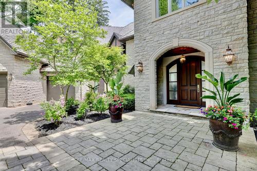 4038 Lakeshore Road, Burlington, ON - Outdoor