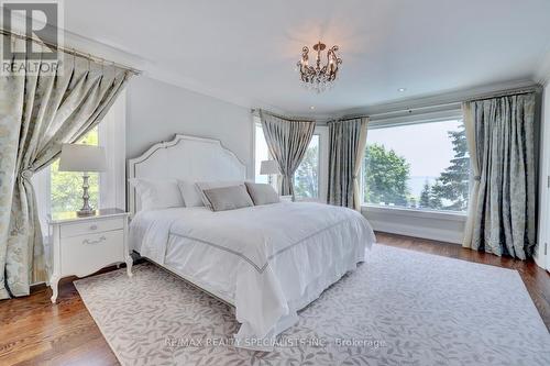 4038 Lakeshore Road, Burlington, ON - Indoor Photo Showing Bedroom