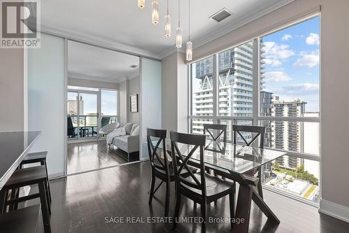 Ph5 - 88 Broadway Avenue, Toronto (Mount Pleasant West), ON - Indoor Photo Showing Dining Room