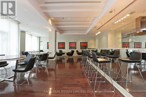 Ph5 - 88 Broadway Avenue, Toronto (Mount Pleasant West), ON - Indoor Photo Showing Dining Room