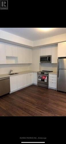 104 - 1140 Briar Hill Avenue, Toronto (Briar Hill-Belgravia), ON - Indoor Photo Showing Kitchen