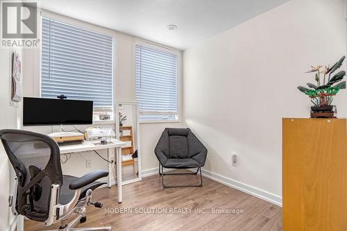 47 - 869 Wilson Avenue, Toronto (Downsview-Roding-Cfb), ON - Indoor Photo Showing Office