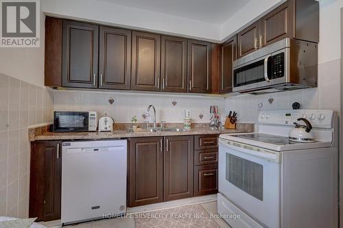 5 Crawford Drive, Brampton (Madoc), ON - Indoor Photo Showing Kitchen With Double Sink