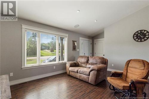 692 Old Shediac Road, Memramcook, NB - Indoor Photo Showing Living Room