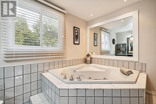 29 Atlas Street, Hamilton (Stoney Creek Mountain), ON - Indoor Photo Showing Bathroom