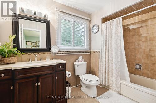 29 Atlas Street, Hamilton (Stoney Creek Mountain), ON - Indoor Photo Showing Bathroom