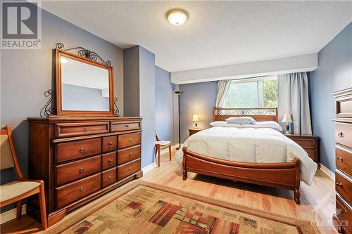 1931 Stonehenge Crescent, Ottawa, ON - Indoor Photo Showing Bedroom