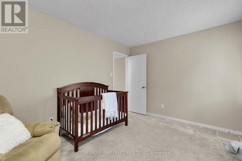 91 Chalfont Road, London, ON - Indoor Photo Showing Bedroom