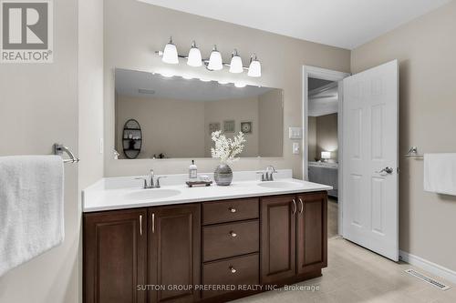 91 Chalfont Road, London, ON - Indoor Photo Showing Bathroom