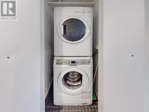 3102 - 5 St Joseph Street, Toronto (Bay Street Corridor), ON - Indoor Photo Showing Laundry Room