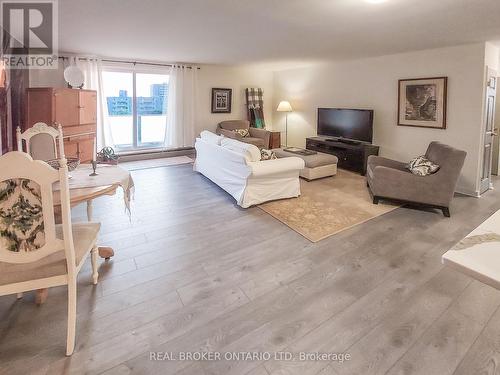 610 - 583 Mornington Avenue, London, ON - Indoor Photo Showing Living Room