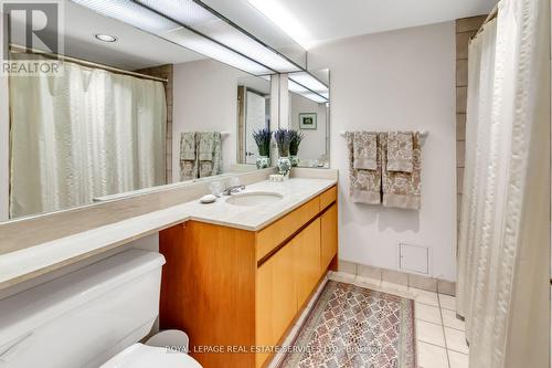 603 - 130 Carlton Street, Toronto (Cabbagetown-South St. James Town), ON - Indoor Photo Showing Bathroom