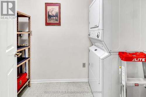 603 - 130 Carlton Street, Toronto (Cabbagetown-South St. James Town), ON - Indoor Photo Showing Laundry Room