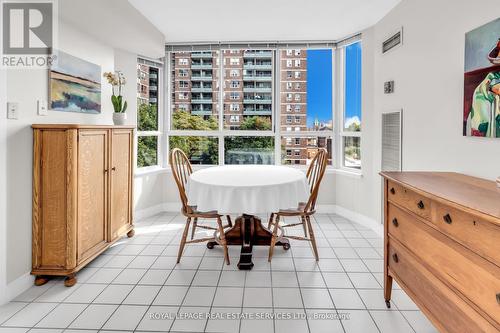 603 - 130 Carlton Street, Toronto (Cabbagetown-South St. James Town), ON - Indoor Photo Showing Dining Room